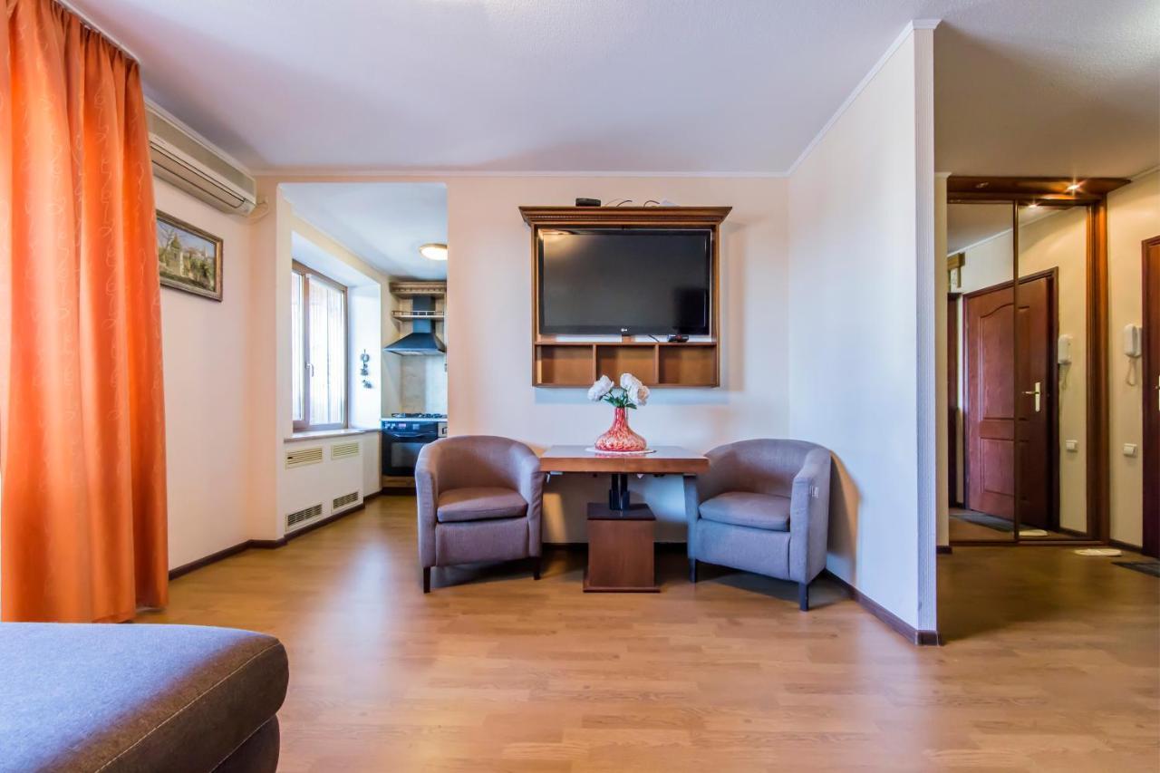 Two-Room Apartments On Maidan Nezavisimosti Kiev Luaran gambar